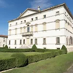 Residenza Vecelli Cavriani 4* Mozzecane