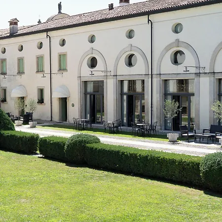 Residenza Vecelli Cavriani 4* Mozzecane