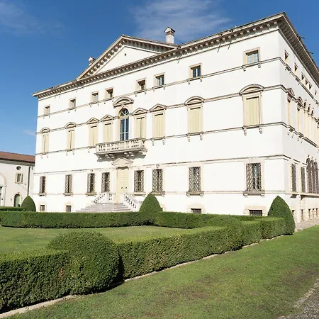 Residenza Vecelli Cavriani 4* Mozzecane