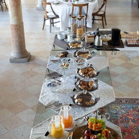 Residenza Vecelli Cavriani 4* Mozzecane