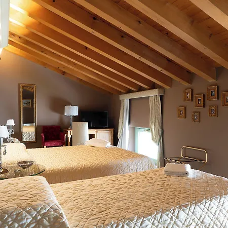 Residenza Vecelli Cavriani 게스트하우스 4*