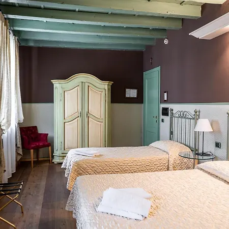 Residenza Vecelli Cavriani 招待所 *