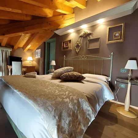 Residenza Vecelli Cavriani Maison d'hôtes 4*